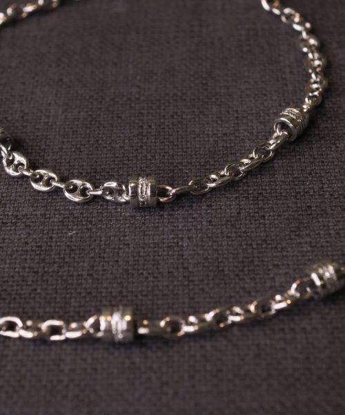GI 236/1B Catena e bracciale maglia marina e barilotti in oro bianco e brillanti